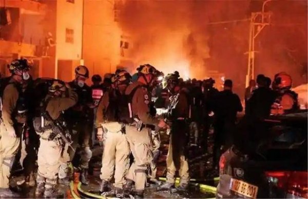 掌上乾坤 634死8570伤后，以撕毁协议，特朗普爆粗口，一脚把球踢给以色列 中东局势再陷危机