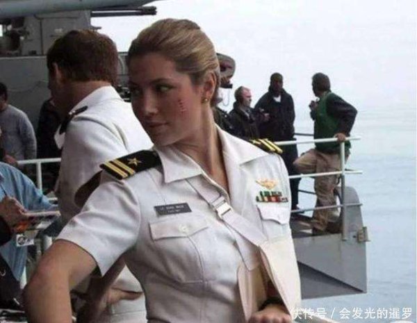 普患配资 任何一艘美航母上，都要带足大量女兵？她们在航母上有什么作用？ 提升战斗力与效率