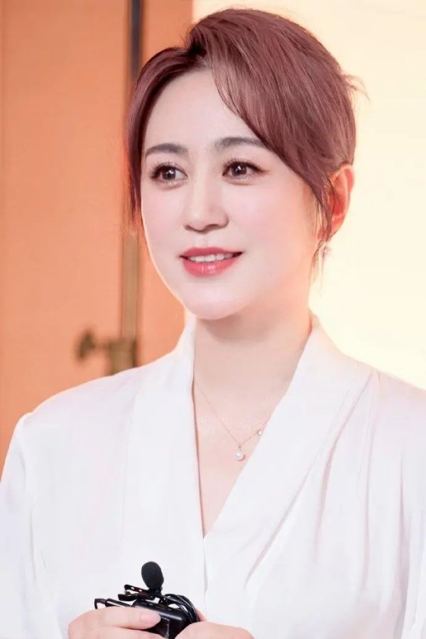 捷希缘 马丽：一个即兴眨眼火上热搜，咋这么能逗人乐？