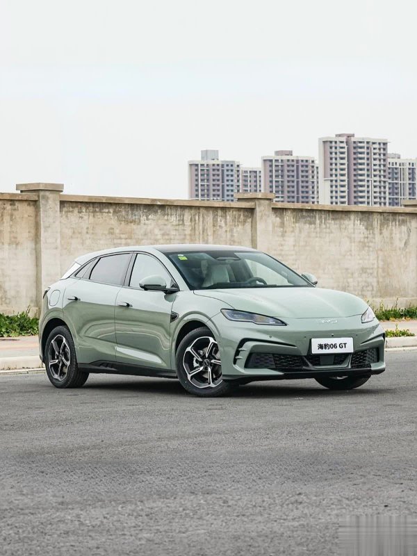 策略操盘 智驾版比亚迪海豹06GT零百4.9秒，动力充沛！